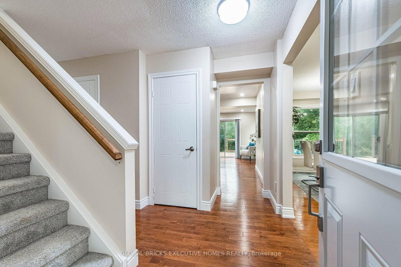 2150 Hunt Crescent