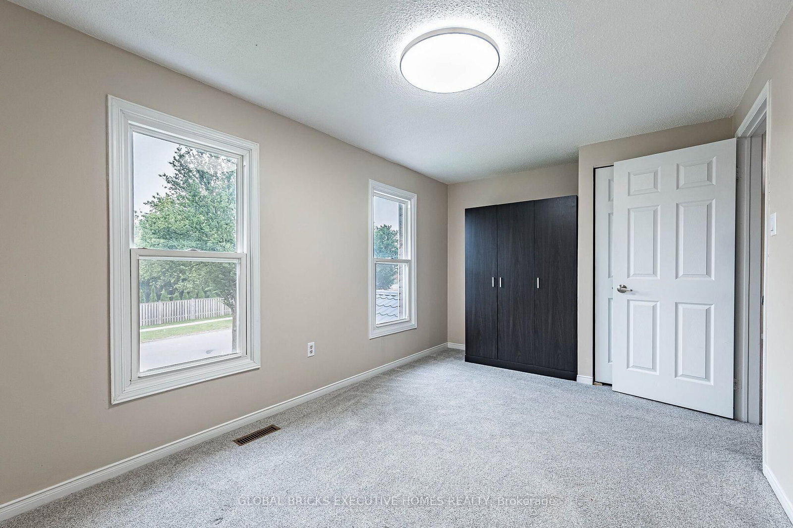 2150 Hunt Crescent • Burlington, ON photo 34