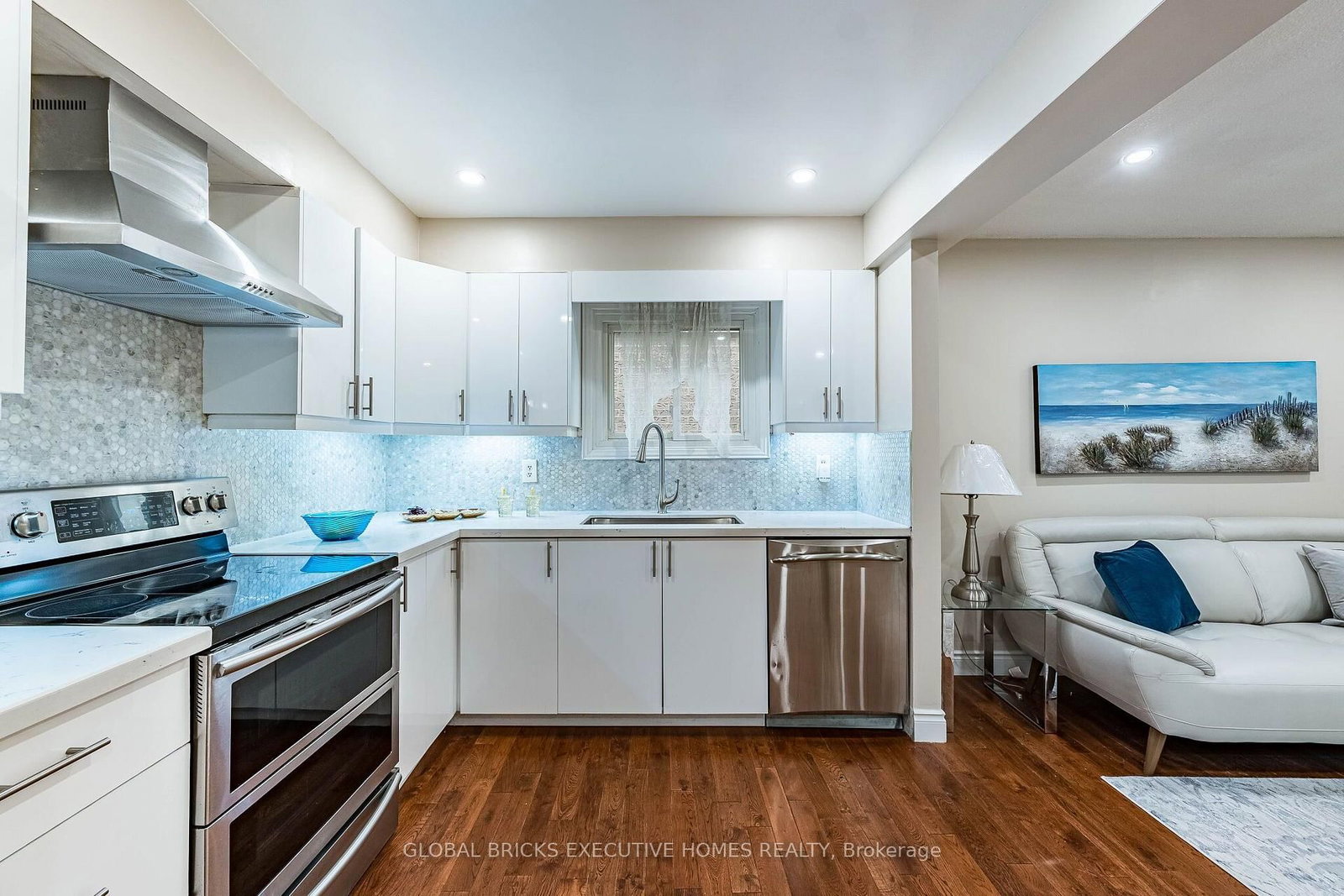 2150 Hunt Crescent • Burlington, ON photo 6