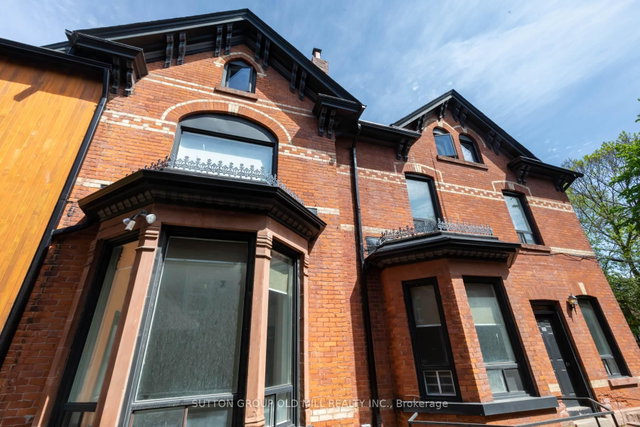 202 - 133 Dunn Avenue
