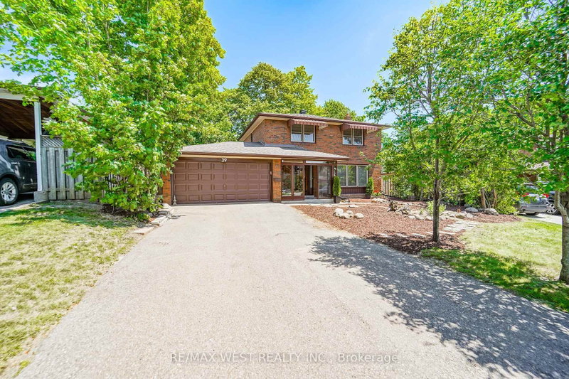 39 Madron Crescent