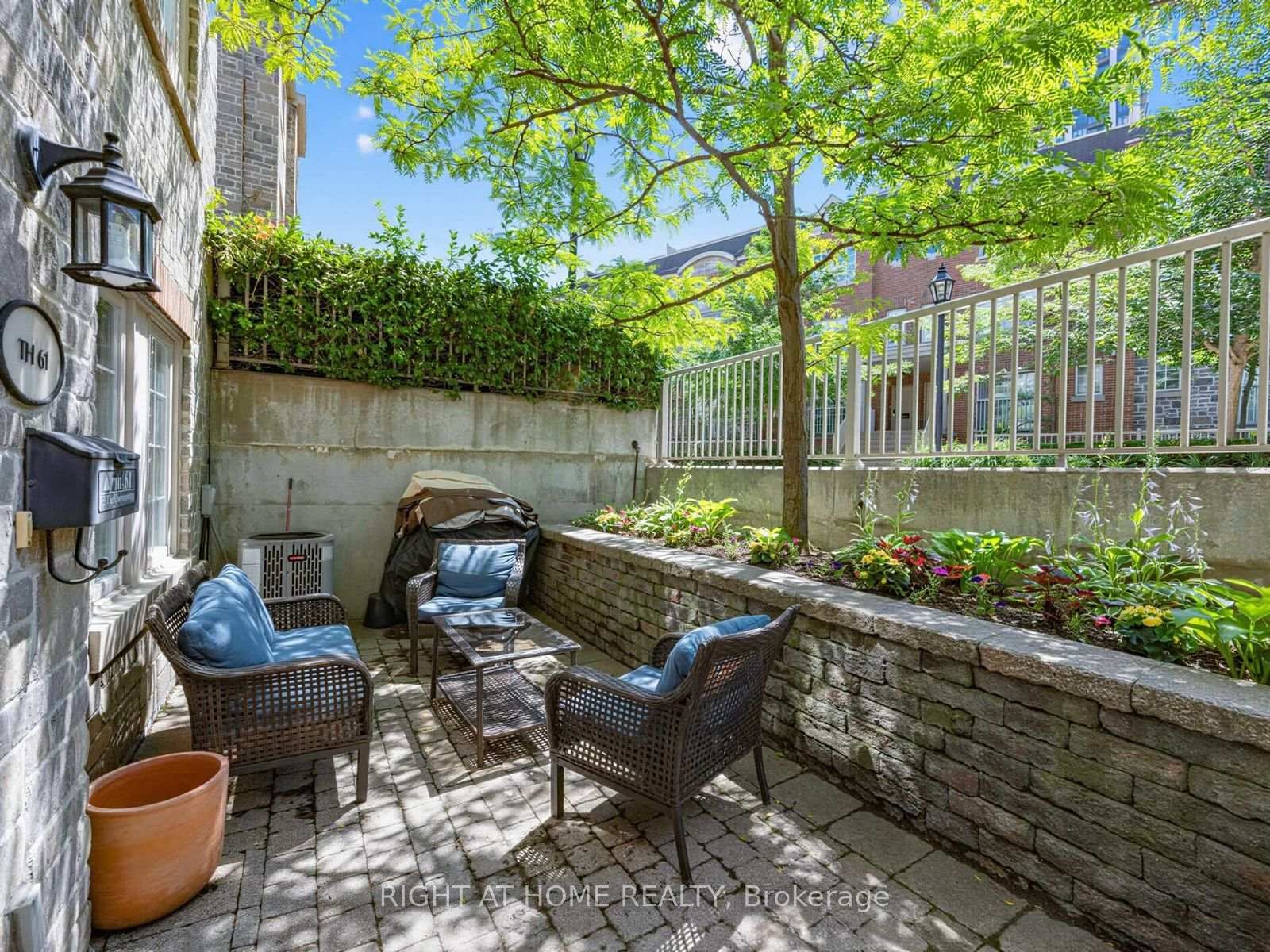 95 The Queensway • #61 • Toronto, ON photo 17