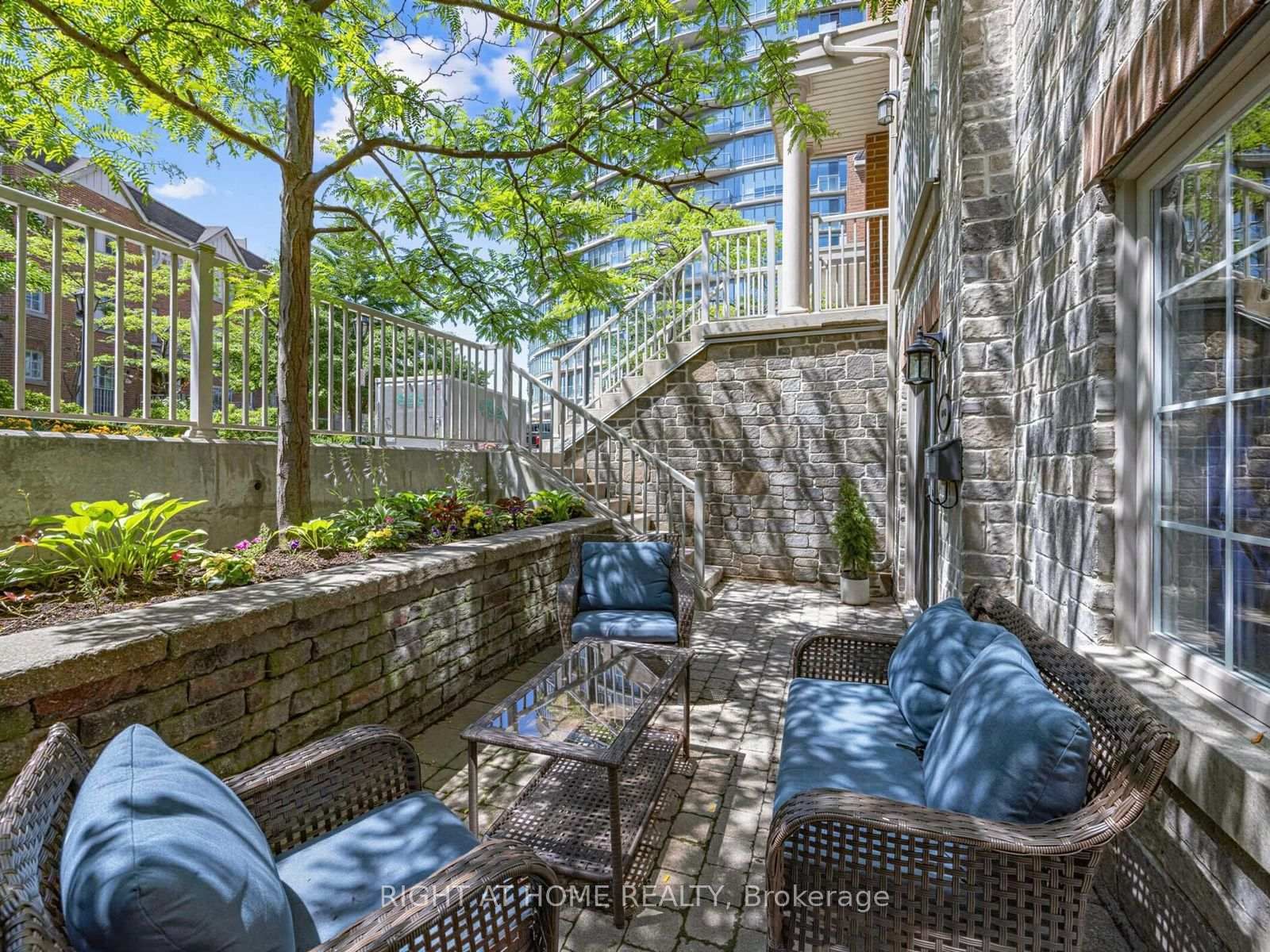 95 The Queensway • #61 • Toronto, ON photo 19