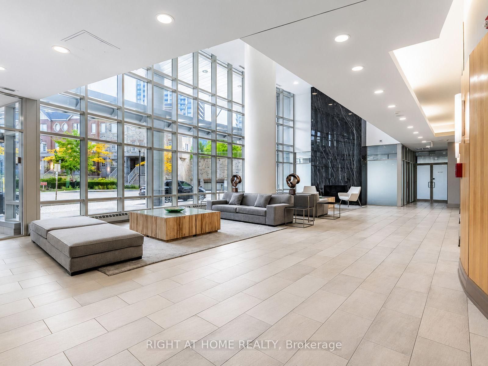 95 The Queensway • #61 • Toronto, ON photo 21