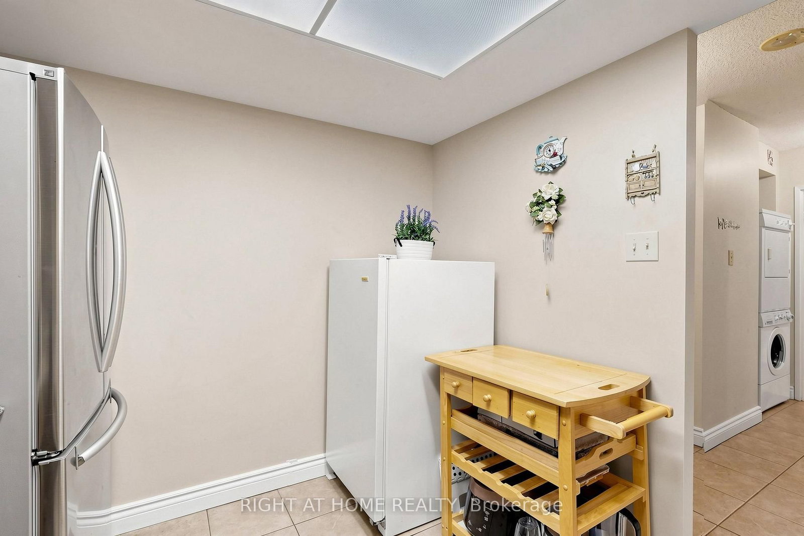 300 Webb Drive • #PH9 • Mississauga, ON photo 8
