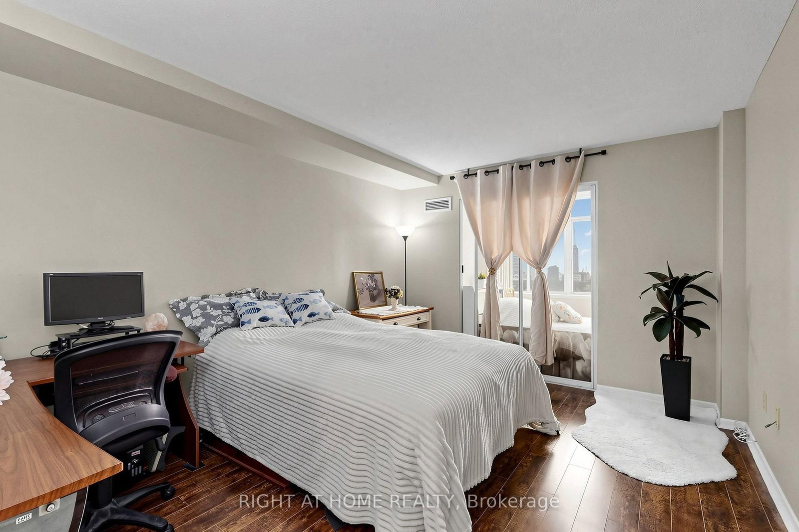 300 Webb Drive • #PH9 • Mississauga, ON photo 9