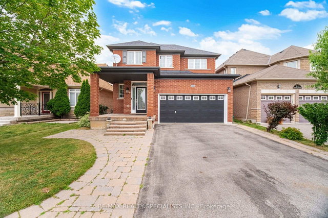 227 Minto Crescent