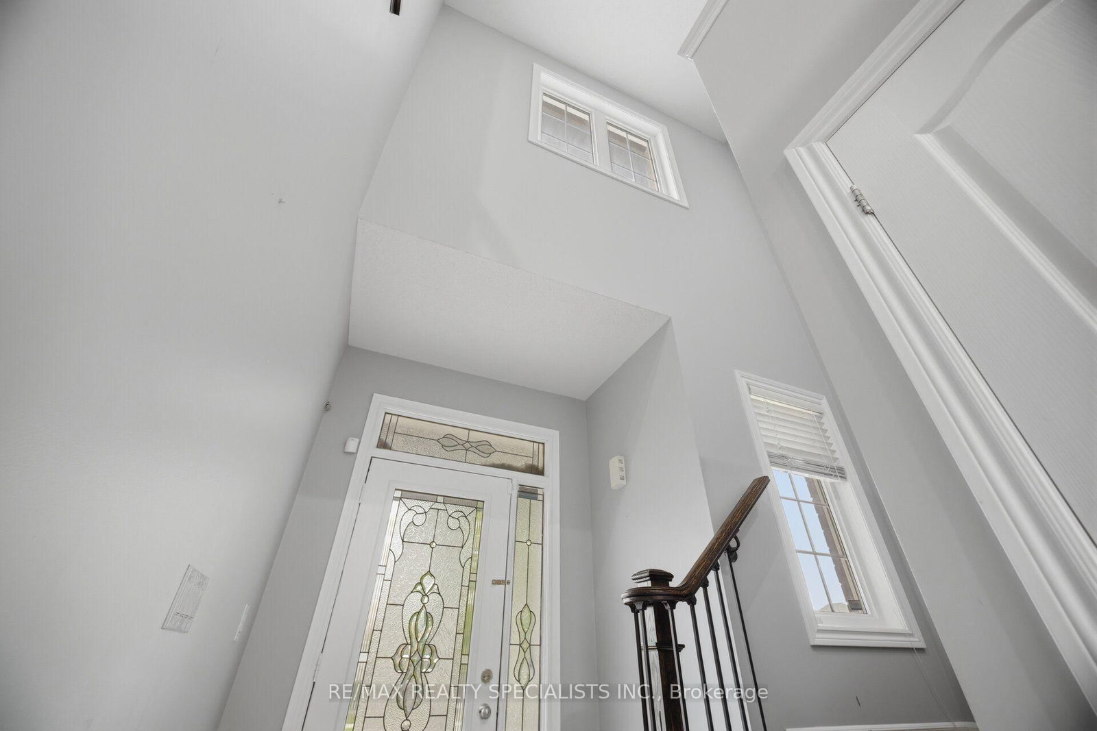 227 Minto Crescent • Milton, ON photo 8