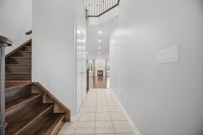 227 Minto Crescent • Milton, ON photo 9