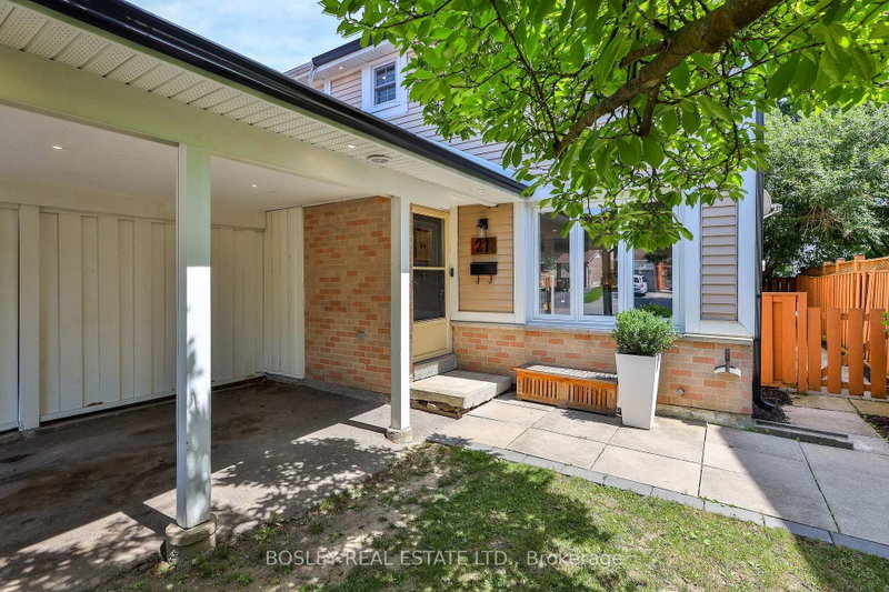 21 Courtleigh Square