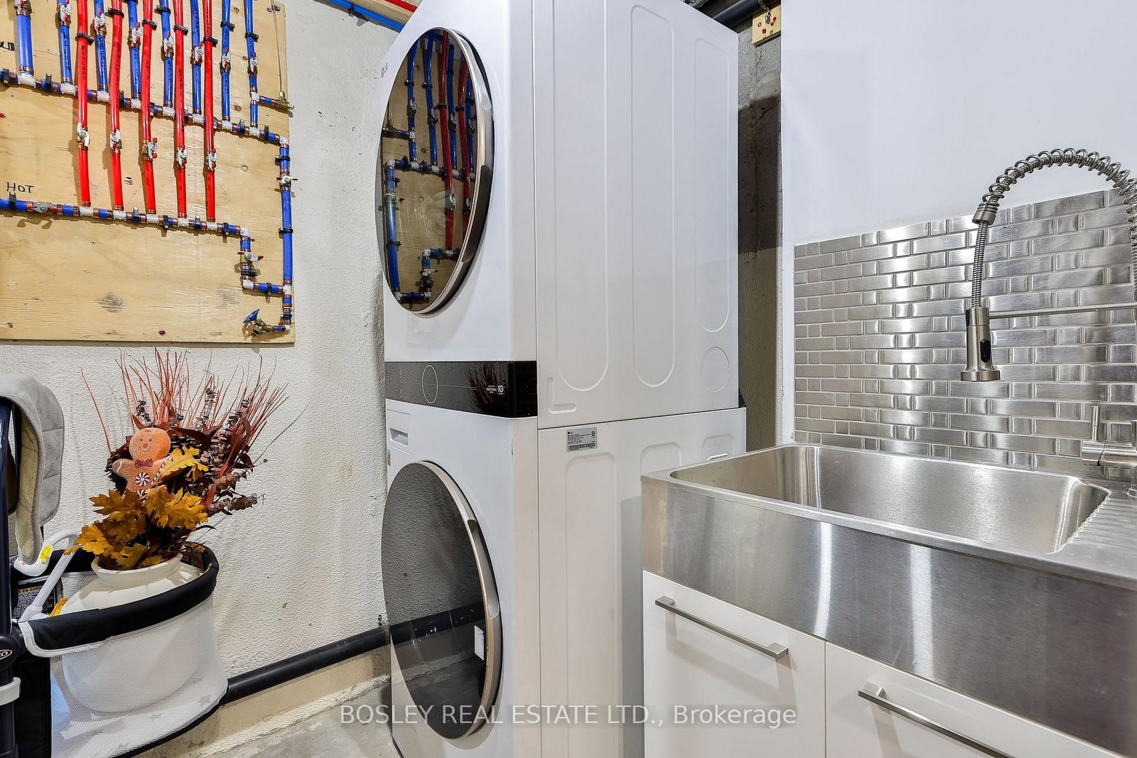 21 Courtleigh Square • Brampton, ON photo 30