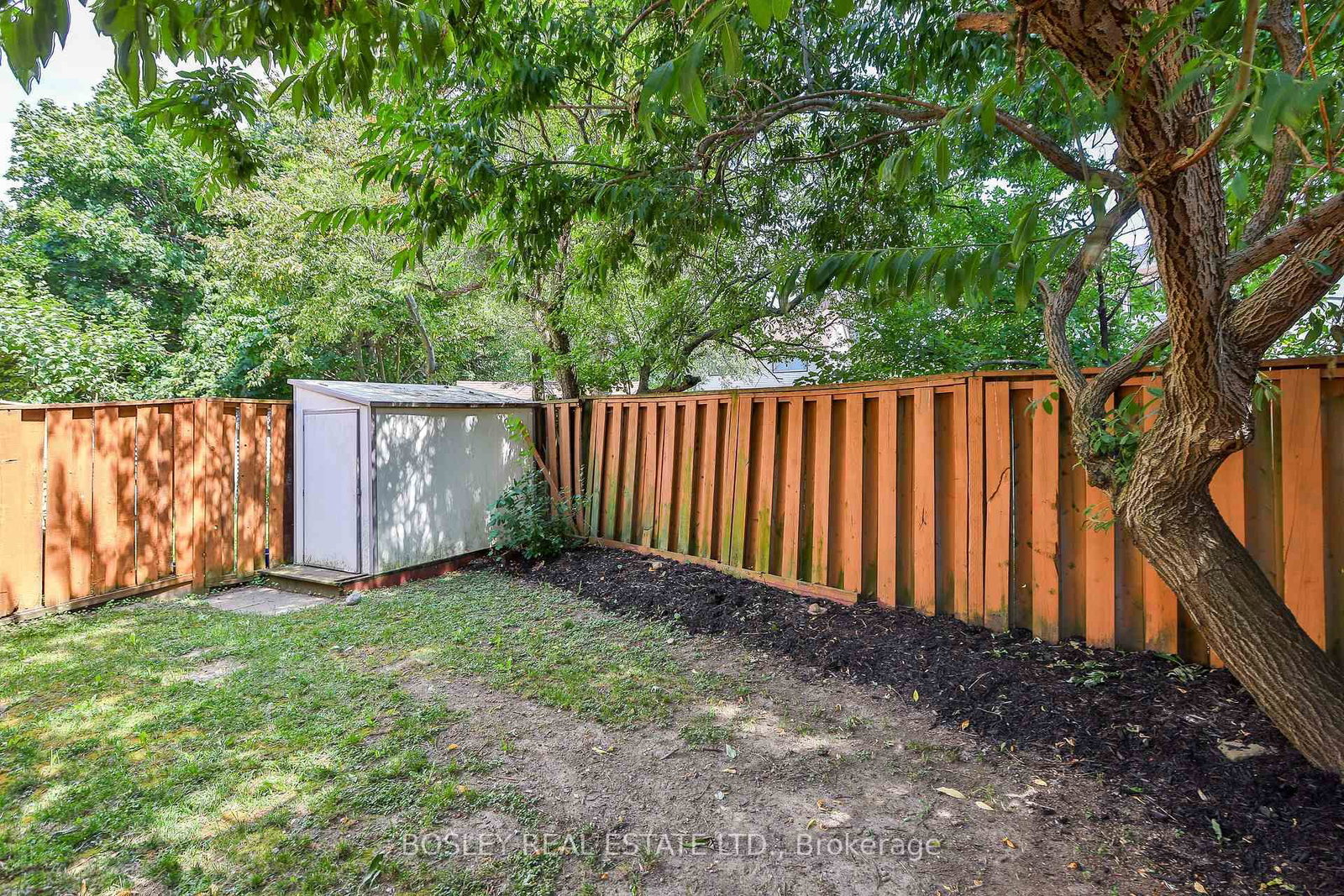 21 Courtleigh Square • Brampton, ON photo 36