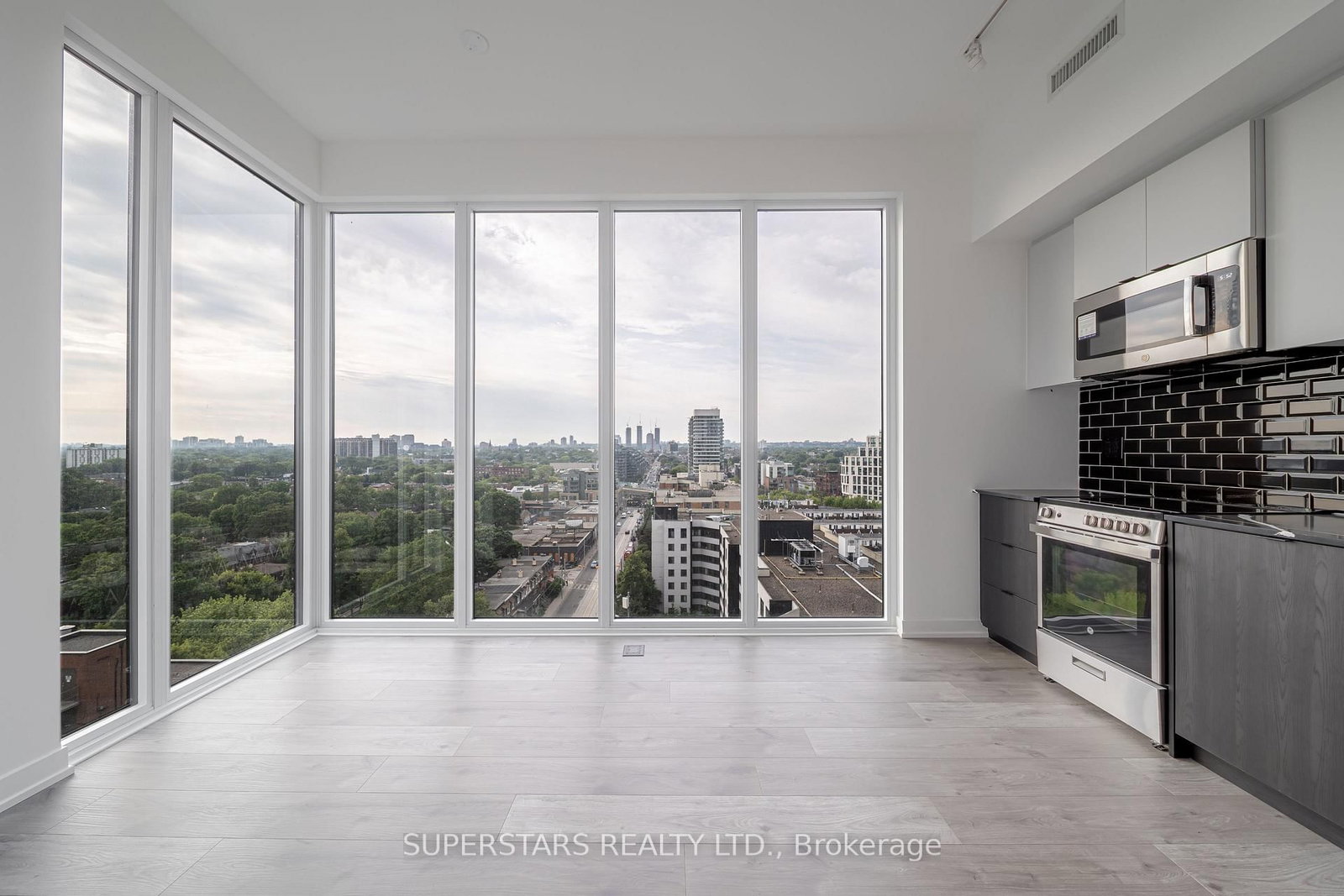 1124-285 Dufferin Street, Toronto, ON, photo 4