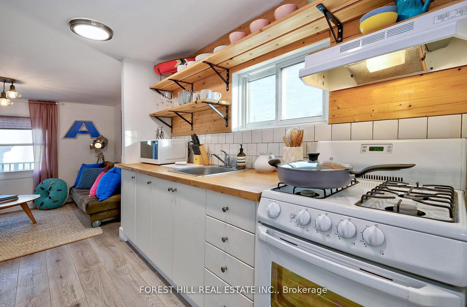 325 Westmoreland Avenue N • Toronto, ON photo 11