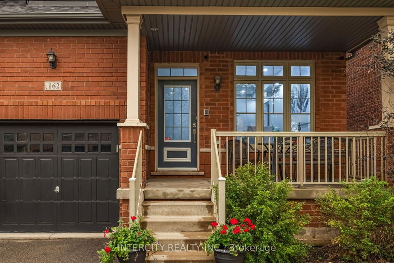 162 Holmes Crescent