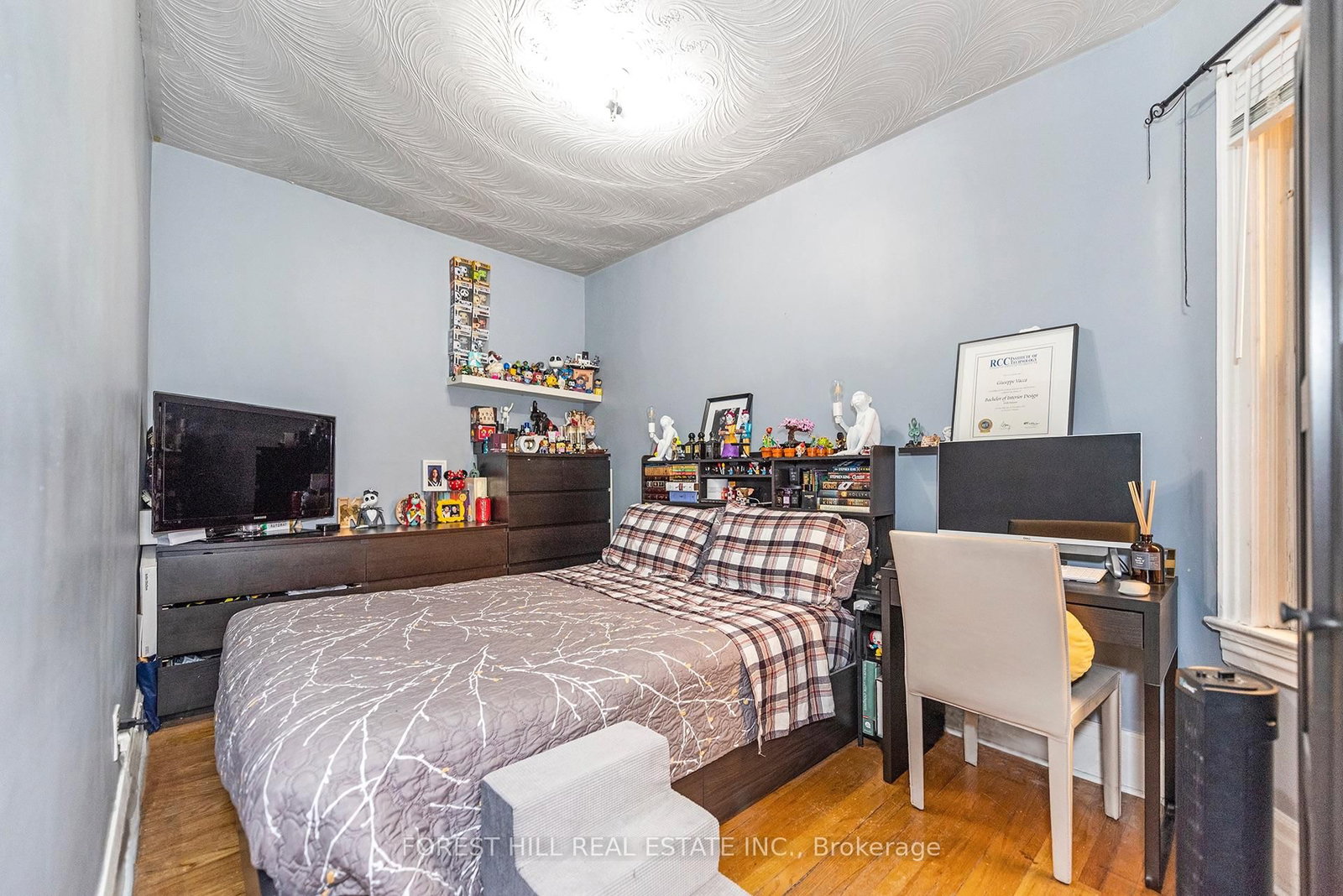 413 Westmoreland Avenue N • Toronto, ON photo 6
