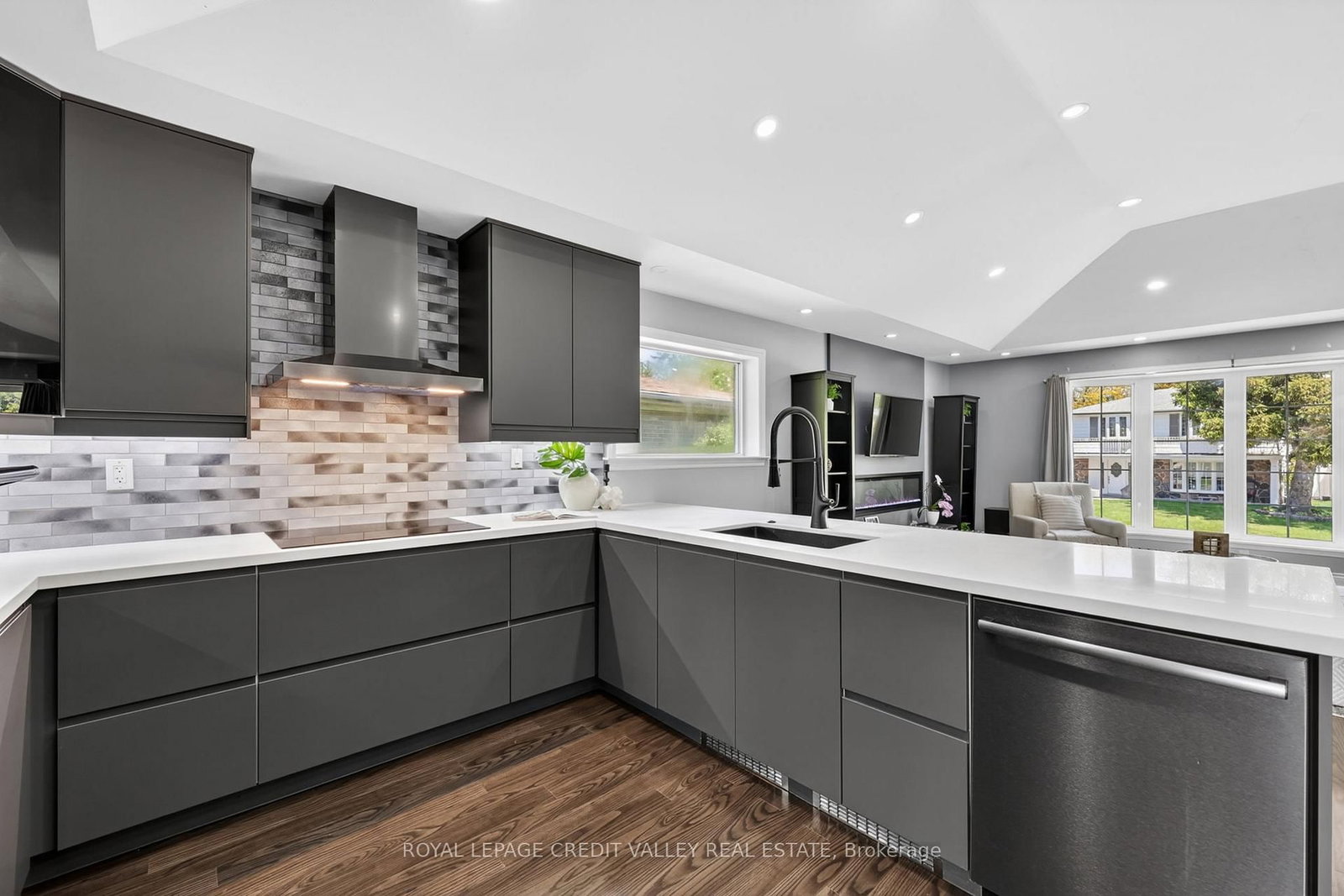 46 Duncan Bull Drive • Brampton, ON photo 13