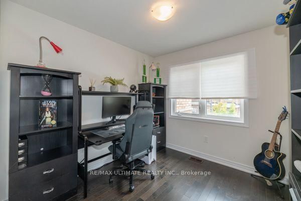 31 Davenfield Circle • Brampton, ON photo 17
