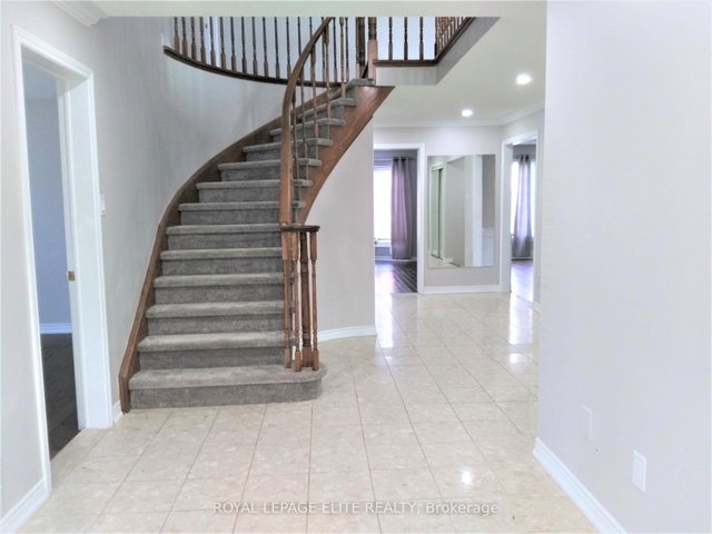 1171 GILES Gate
