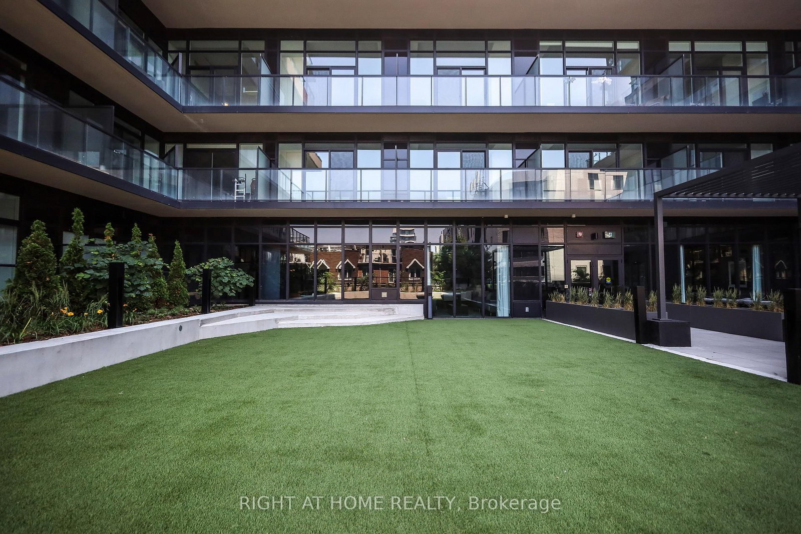 285 Dufferin Street • #525 • Toronto, ON photo 32