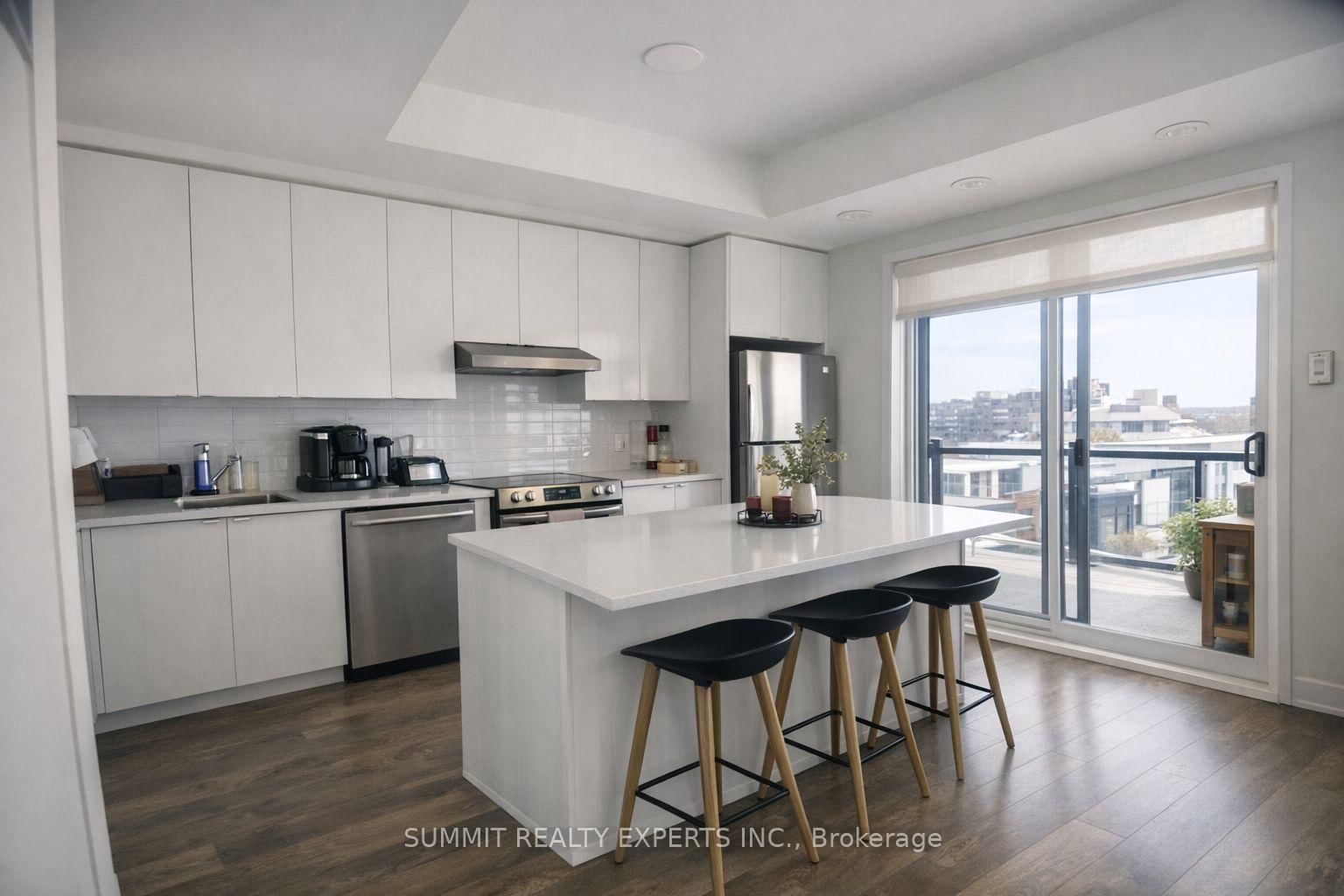 607-135 Canon Jackson Dr, Toronto, view 18