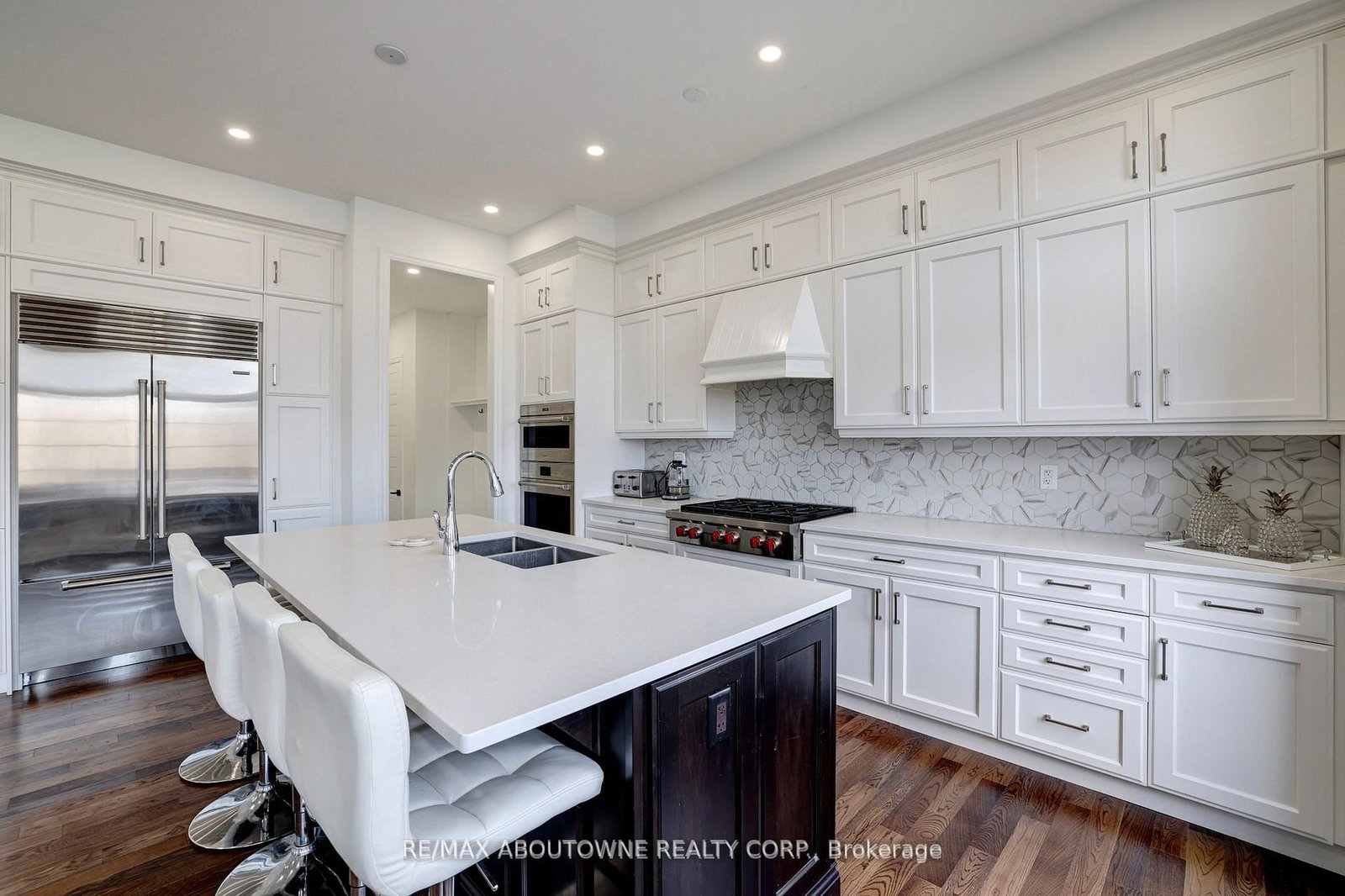 1416 Ford Strathy Crescent S • Oakville, ON photo 9