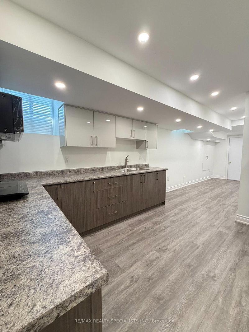 home for lease on LOWER-5190 Nestling Grve