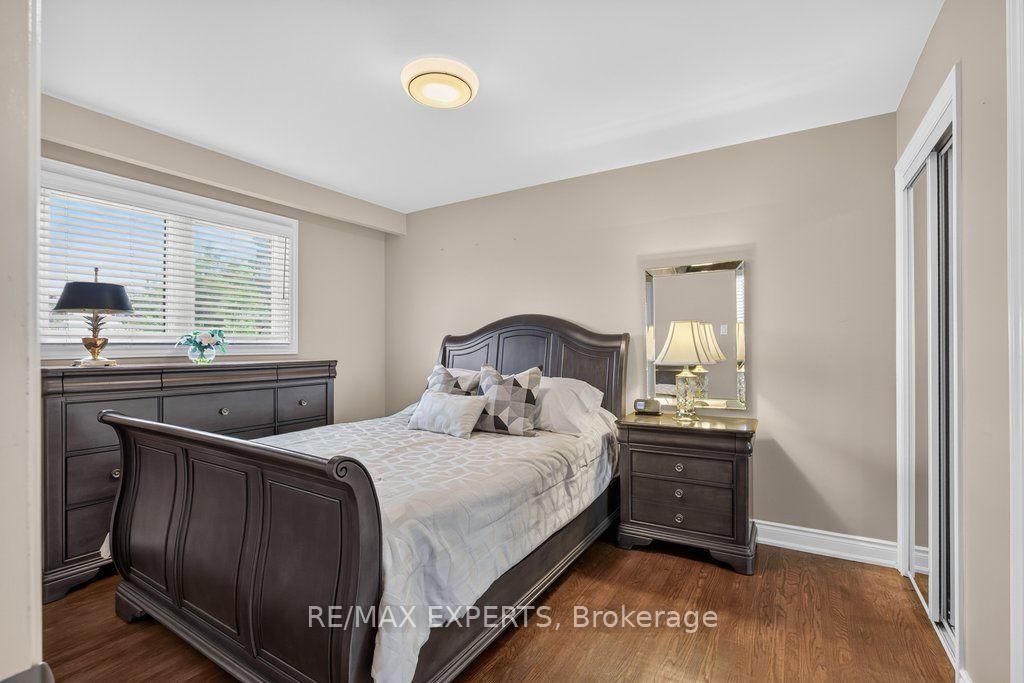 32 Firenza Drive • Toronto, ON photo 16
