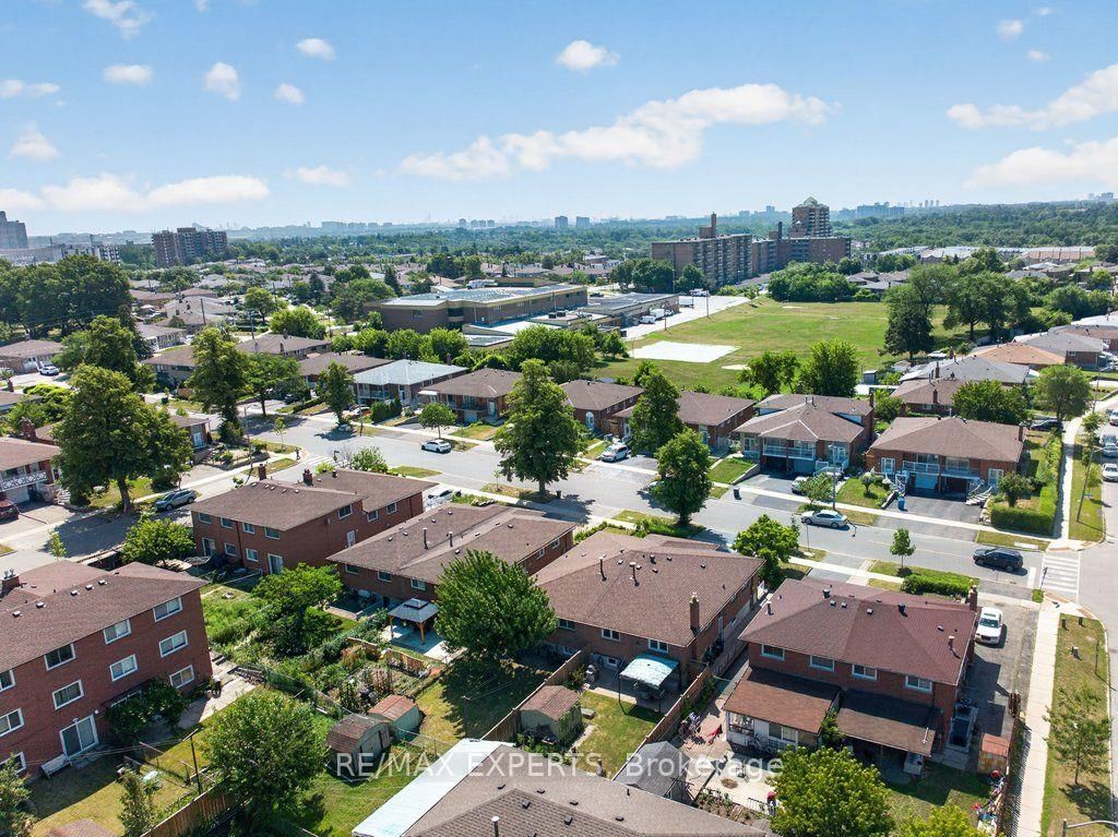 32 Firenza Drive • Toronto, ON photo 33