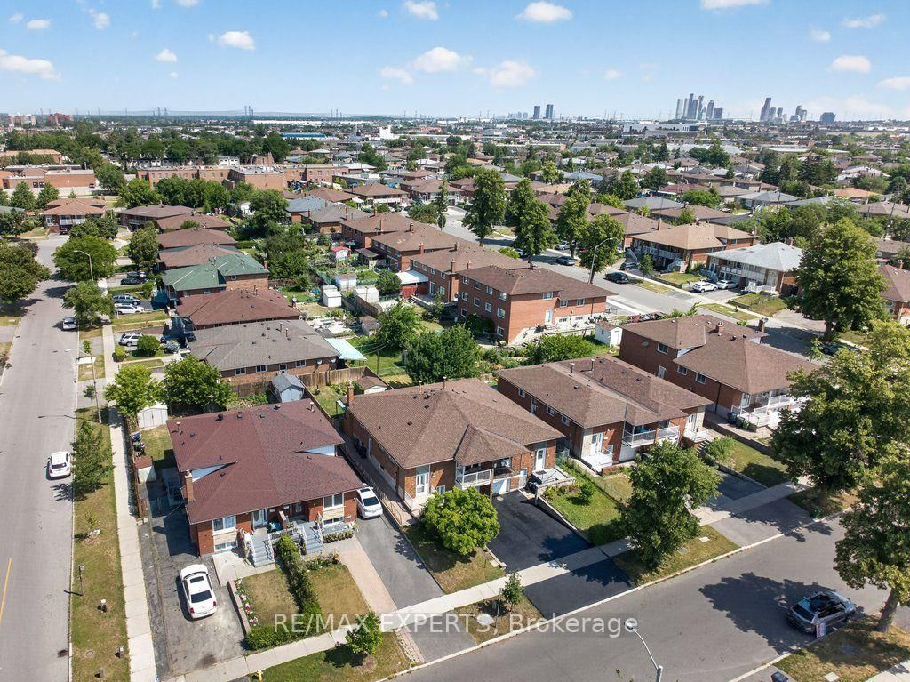 32 Firenza Drive • Toronto, ON photo 36
