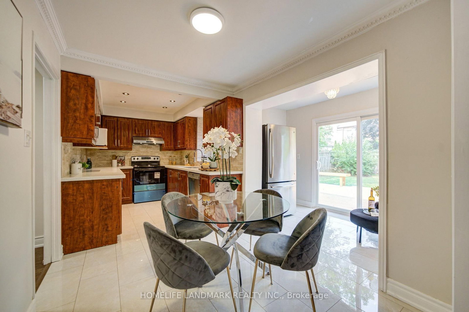 1091 Queens Avenue • Oakville, ON photo 15