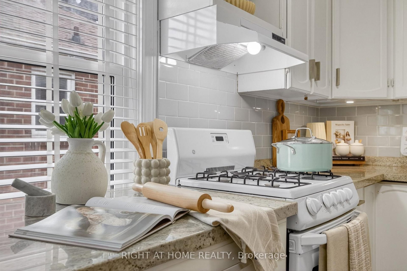 77 Elma Street • Toronto, ON photo 10