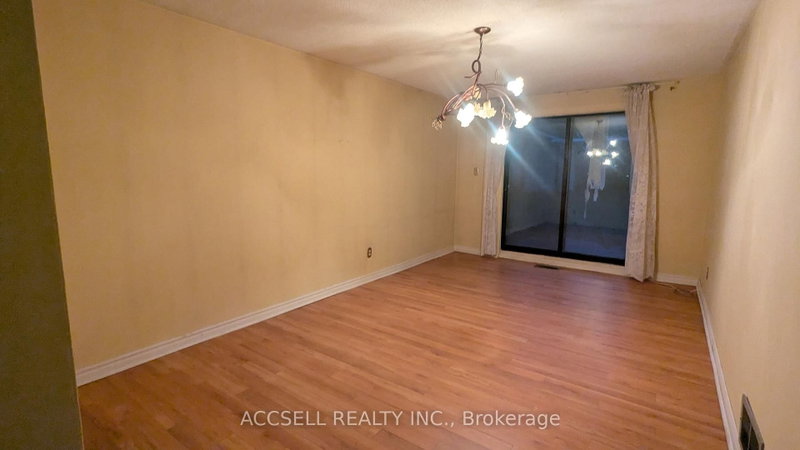 1055 Claredale Mississauga,ON L5G 1T5 — Photo 10