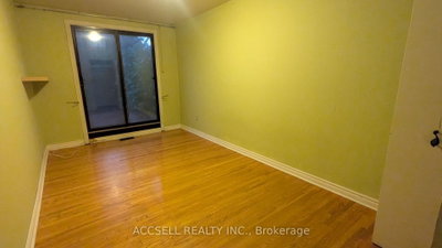 1055 Claredale Mississauga,ON L5G 1T5 — Photo 12