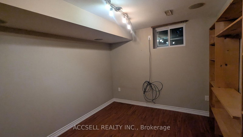 1055 Claredale Mississauga,ON L5G 1T5 — Photo 16