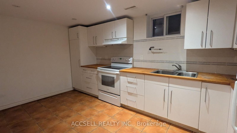 1055 Claredale Mississauga,ON L5G 1T5 — Photo 17