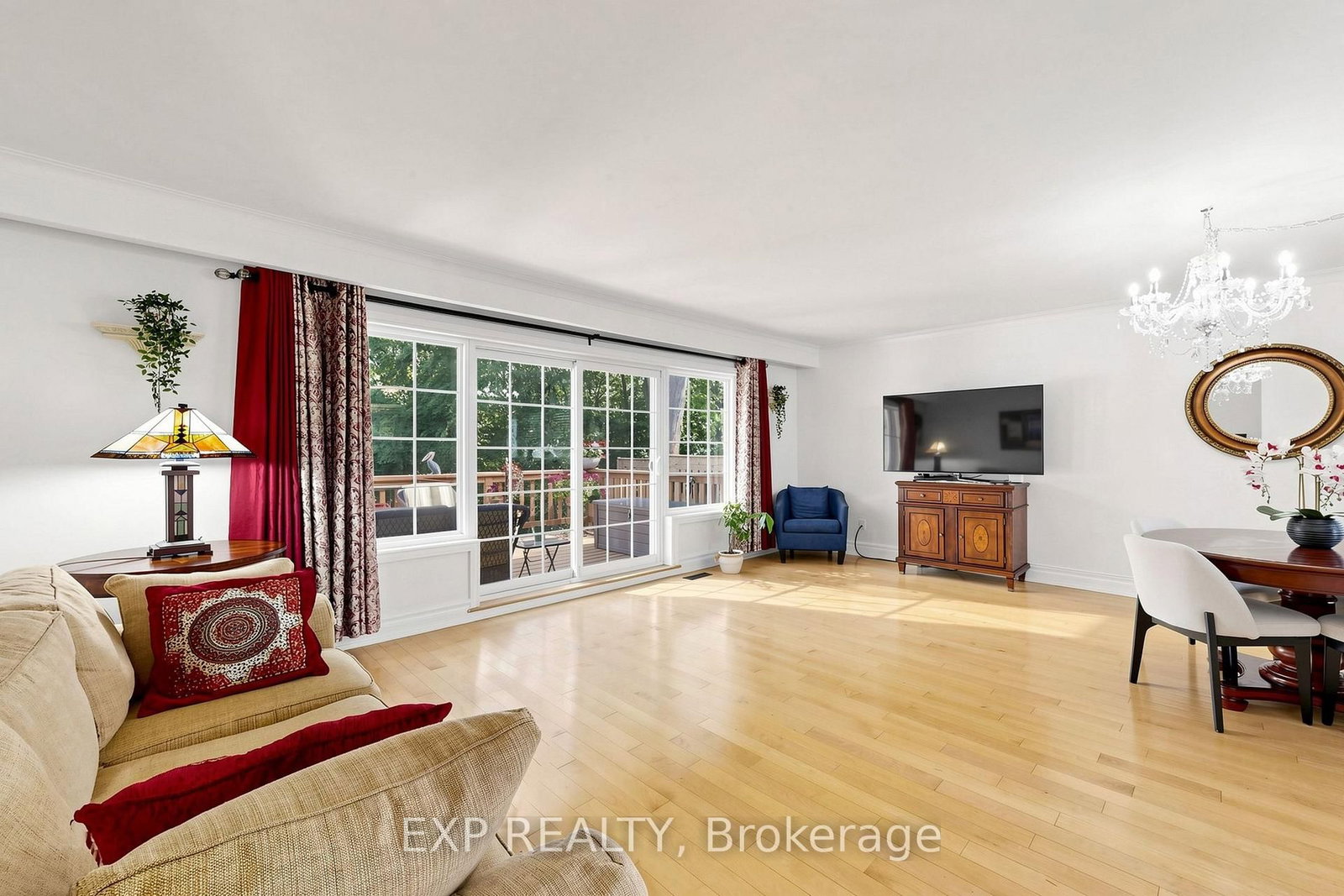 77 Letchworth Crescent • Toronto, ON photo 6