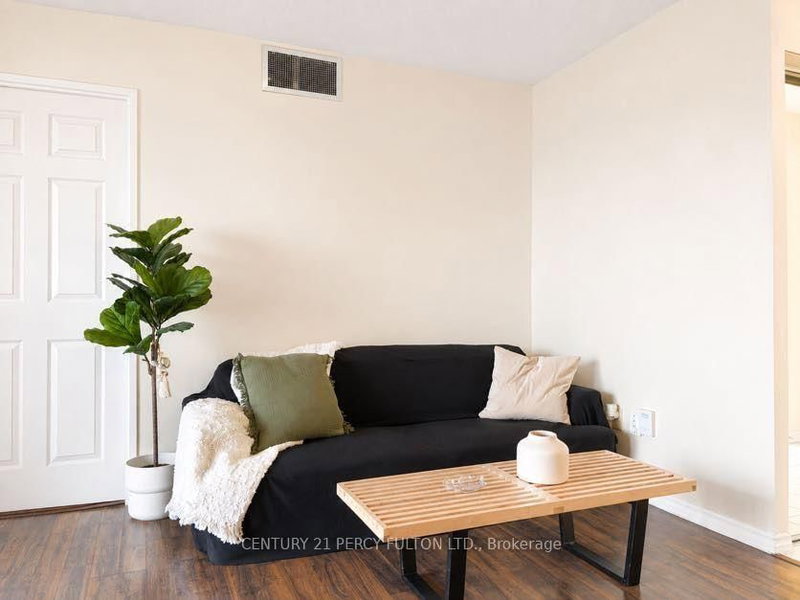 2006 - 285 Enfield Place