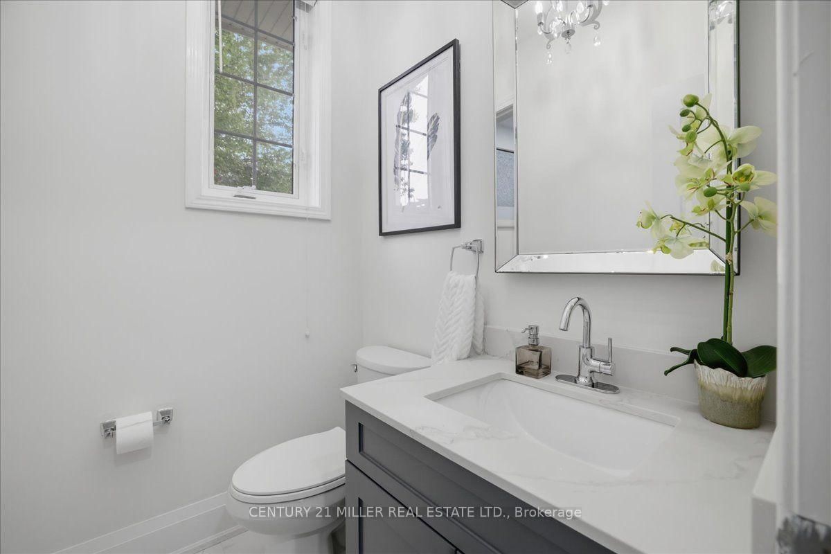 3085 Cardross Court • Oakville, ON photo 12