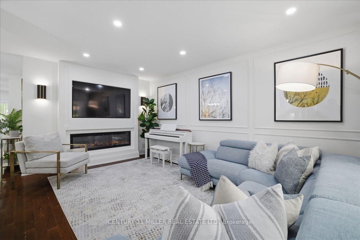 3085 Cardross Court • Oakville, ON photo 7