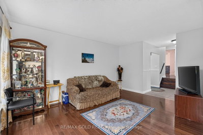 32 Dunblaine Crescent • Brampton, ON photo 8