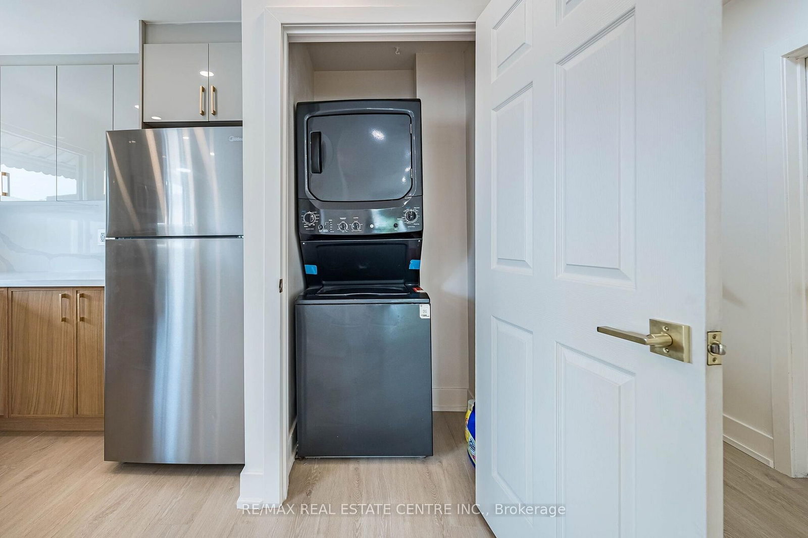 7053 Harwick Drive • Mississauga, ON photo 16