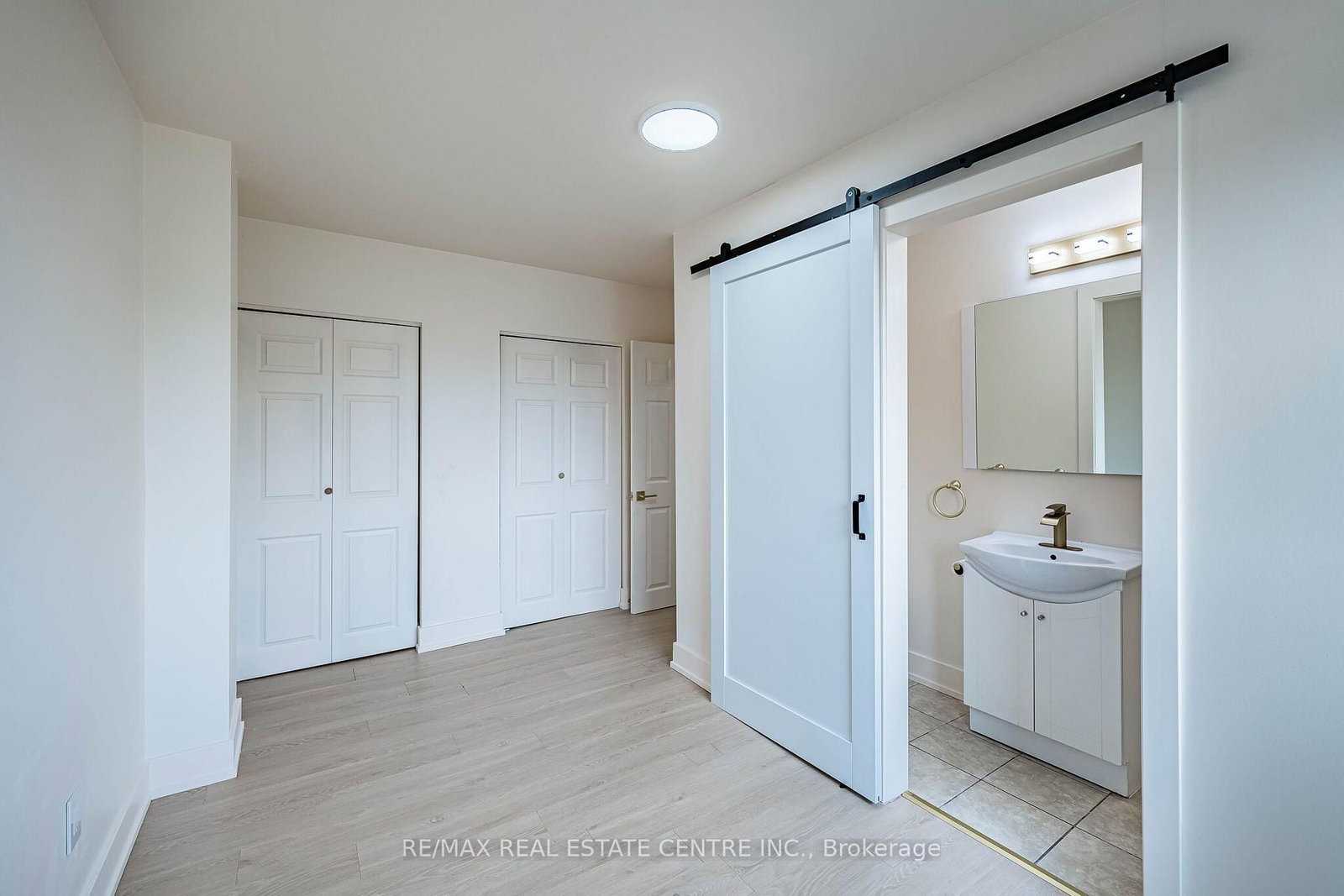 7053 Harwick Drive • Mississauga, ON photo 22