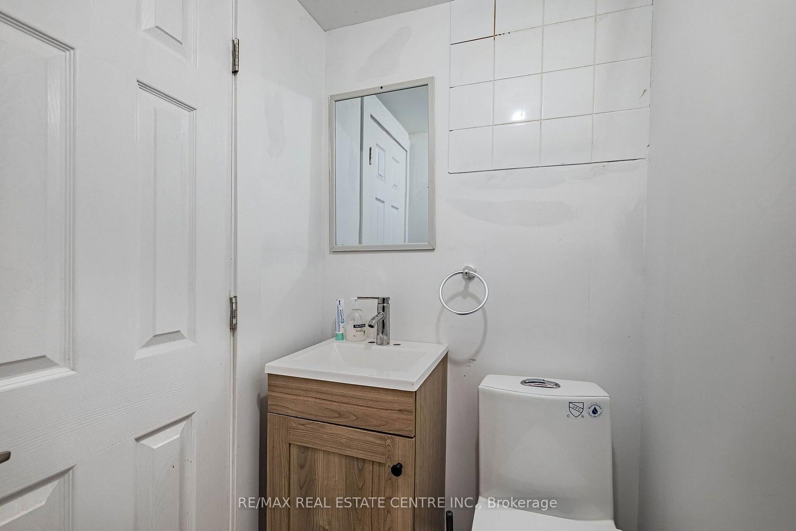 7053 Harwick Drive • Mississauga, ON photo 42