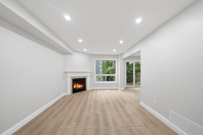 2155 Duncaster Drive • #2 • Burlington, ON photo 4