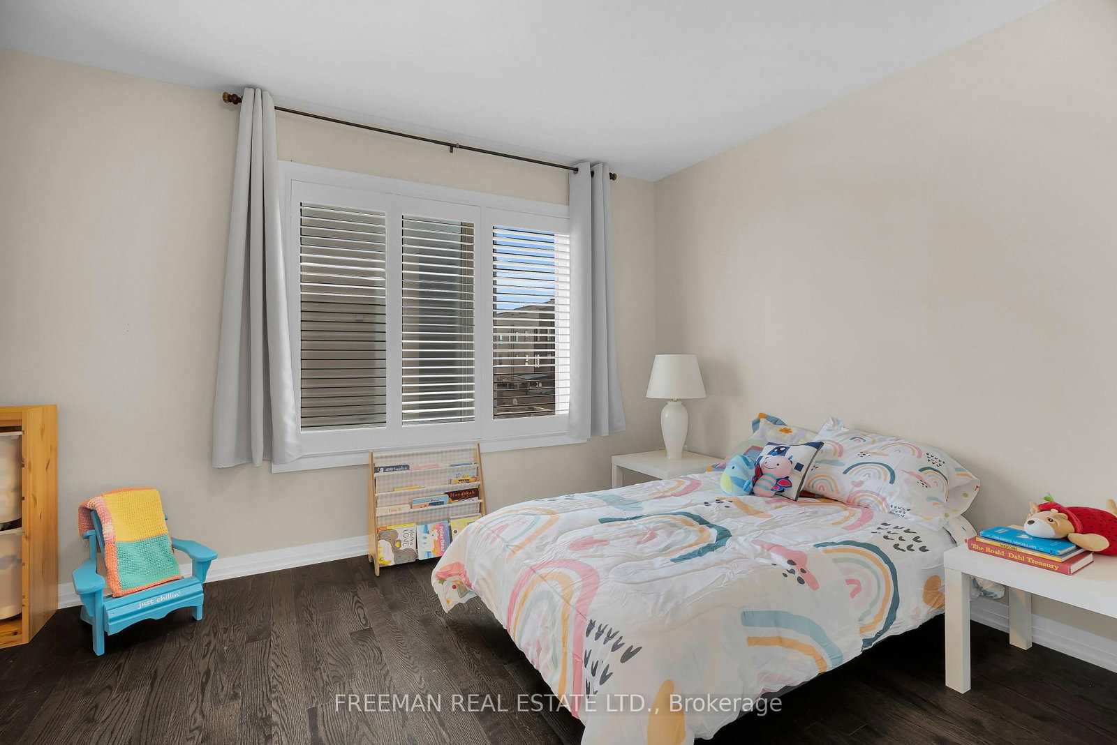 17 Locust Lodge Gardens • Toronto, ON photo 14