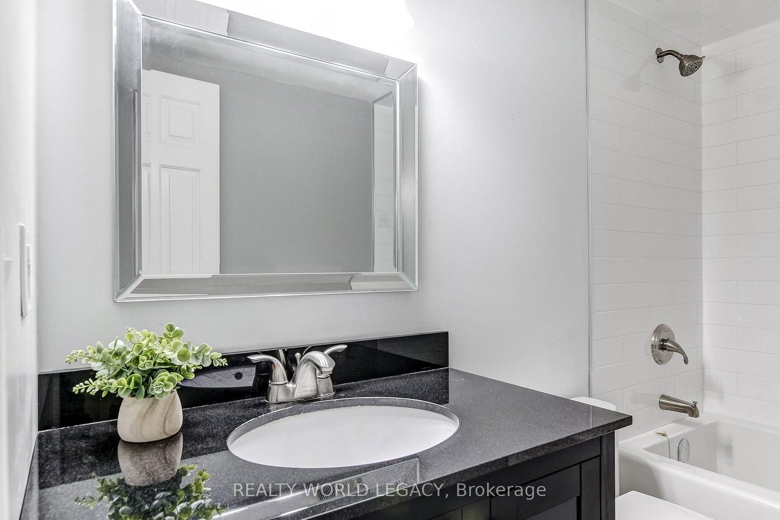 2121 Lakeshore Road • #501 • Burlington, ON photo 31