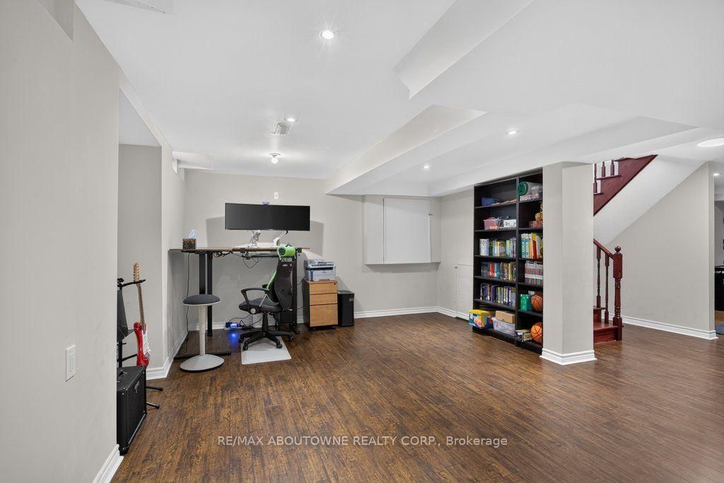 2201 Lapsley Crescent • Oakville, ON photo 36