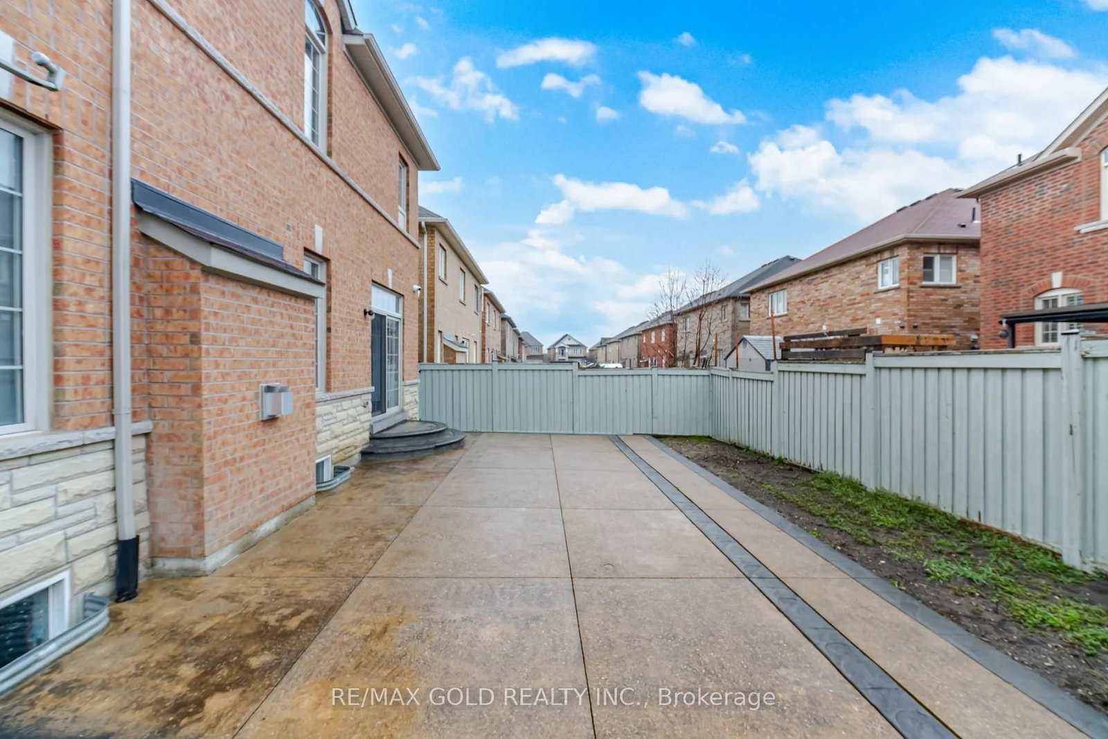 26 Drummondville Drive • Brampton, ON photo 22
