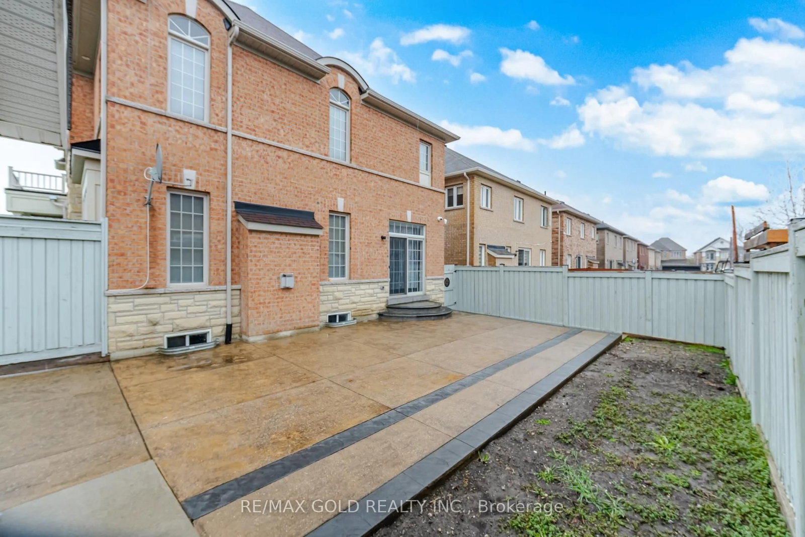 26 Drummondville Drive • Brampton, ON photo 23